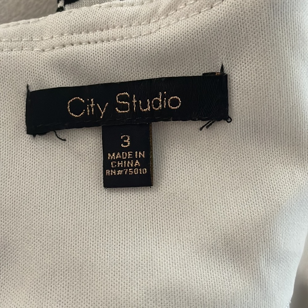 Black & White Velvet Textured Damask Filigree Dress - Picture 9 of 11